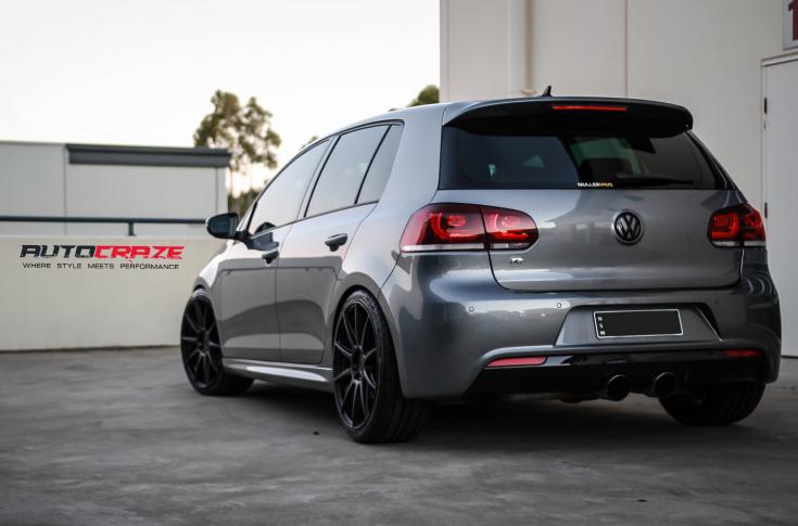 VOLKSWAGEN GOLF ESSEN SATIN BLACK